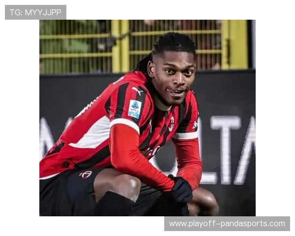 七十七号球星盘点：全球足球场上穿77号战袍的传奇人物与其辉煌瞬间