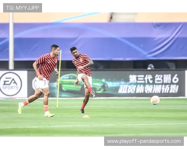 足球场上的风云人物 这些足球明星的精彩瞬间在朋友圈里展示