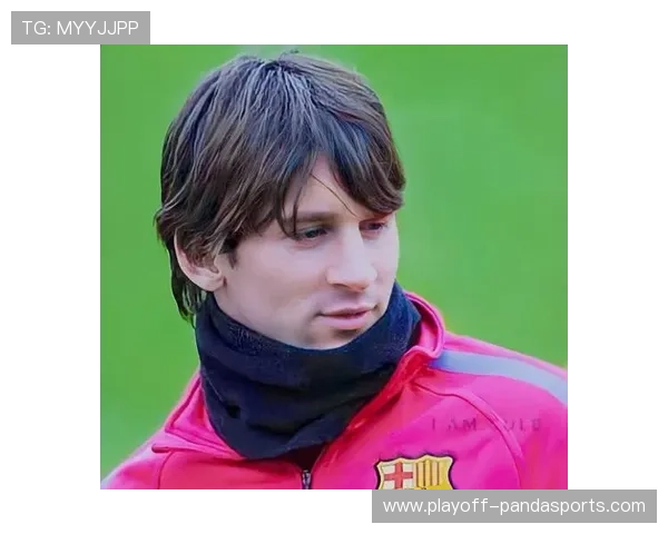 足球巨星的荣耀之路：从草根到巅峰的成就与传奇